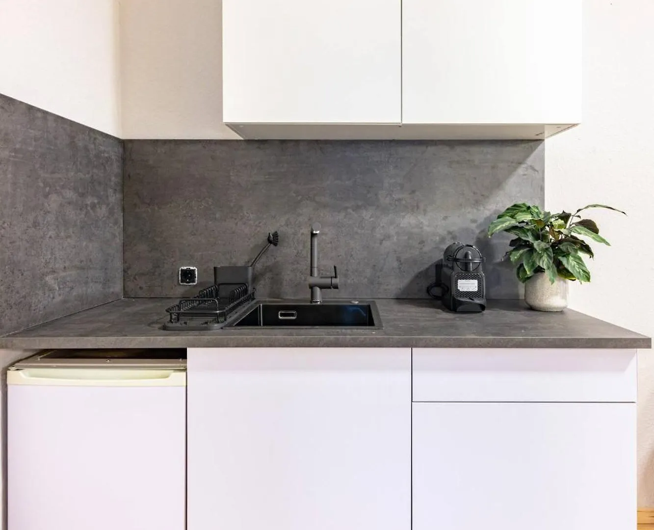 Ground-Floor Studio In Pberg Berlín Apartmán